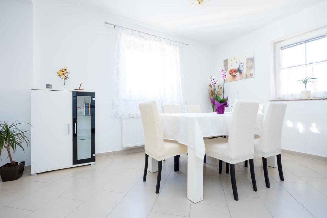 Apartmani Sandra Malinska Sveti Vid-Miholjice Extérieur photo