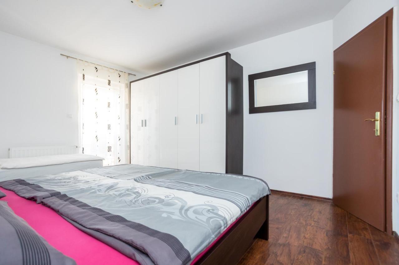 Apartmani Sandra Malinska Sveti Vid-Miholjice Extérieur photo