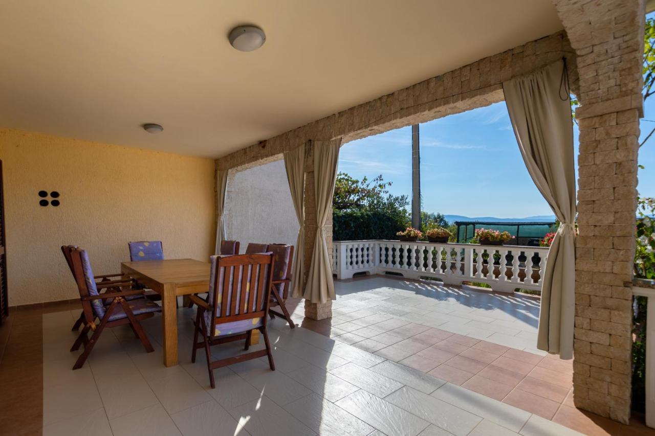 Apartmani Sandra Malinska Sveti Vid-Miholjice Extérieur photo