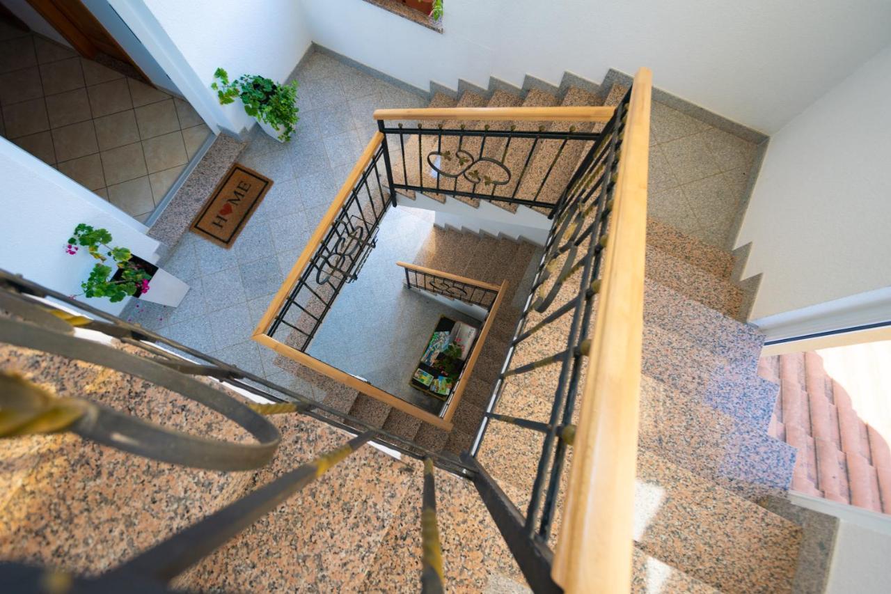 Apartmani Sandra Malinska Sveti Vid-Miholjice Extérieur photo