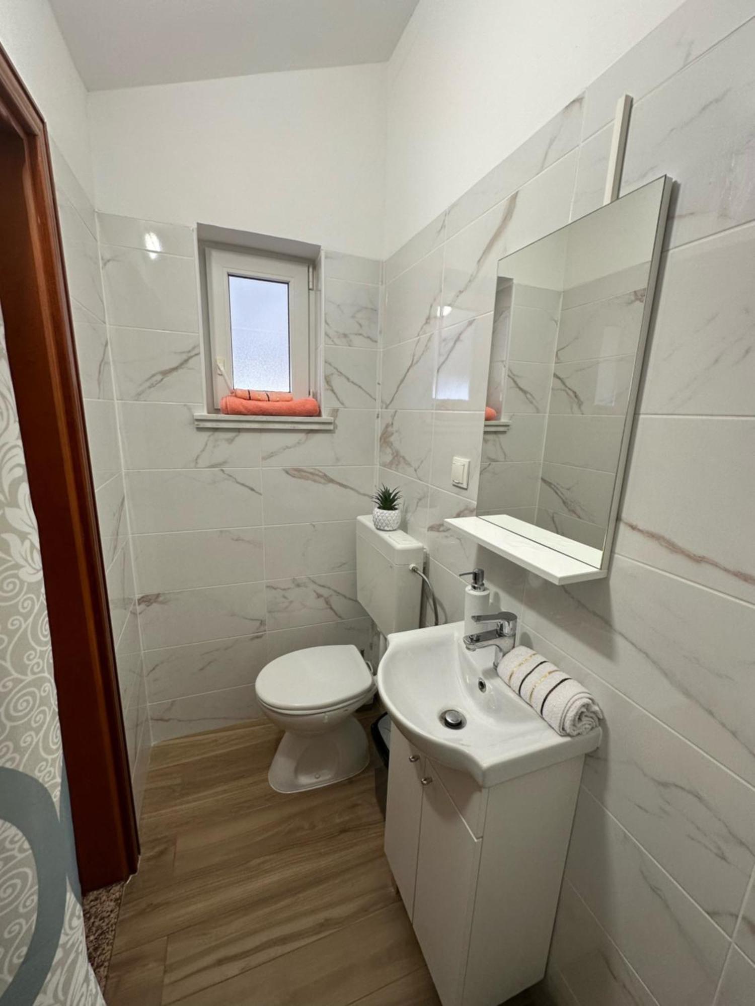 Apartmani Sandra Malinska Sveti Vid-Miholjice Extérieur photo