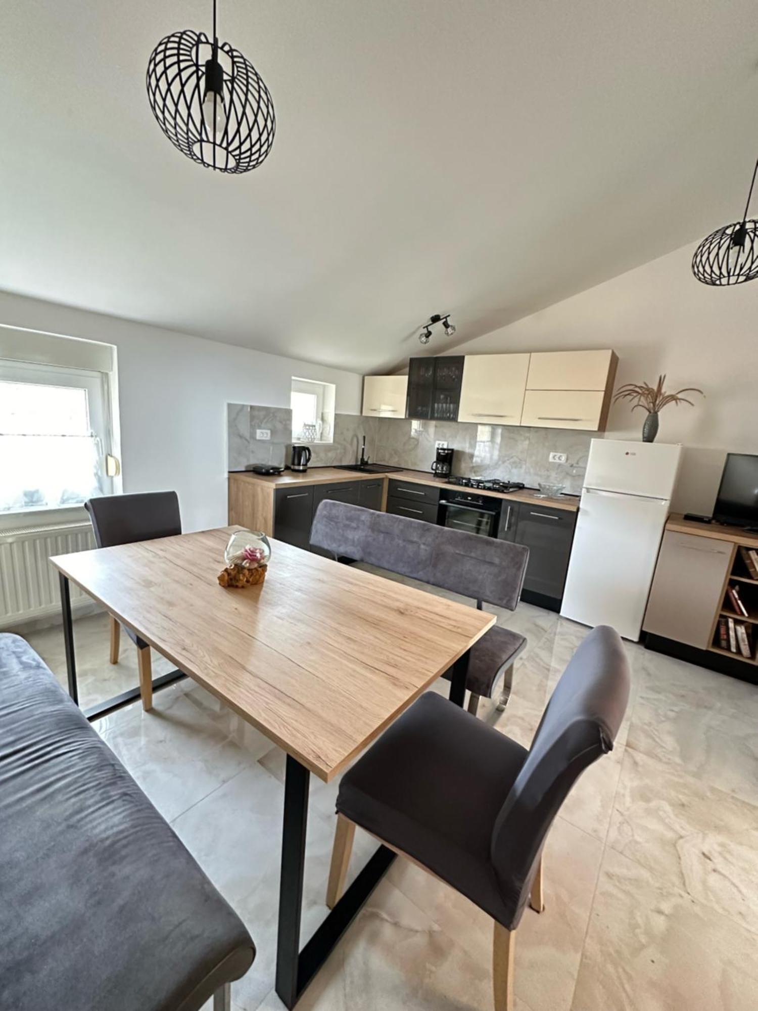 Apartmani Sandra Malinska Sveti Vid-Miholjice Extérieur photo